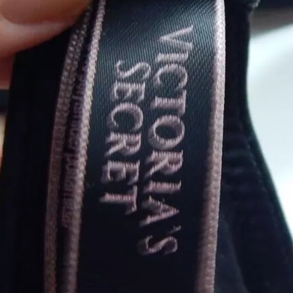 Victoria's Secret Perfect Shape Underwire Bra - Picture 2 of 4